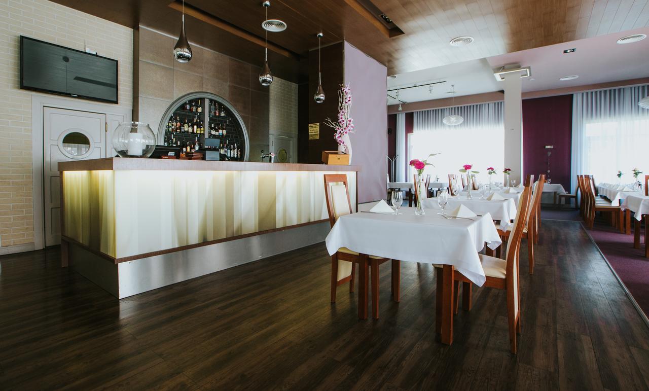 Hotel Radocza Park Business Luaran gambar